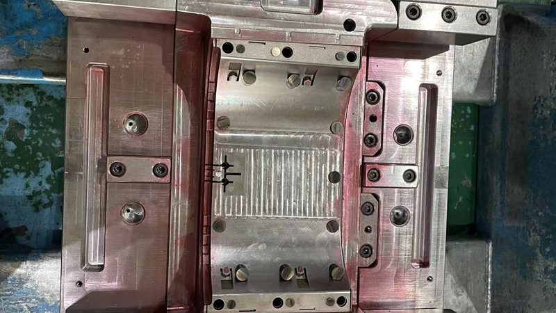 五金模具常用材料揭秘：型号与性能解析
